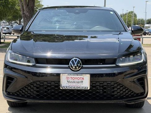 Used 2025 Volkswagen Jetta Sport FWD image 7