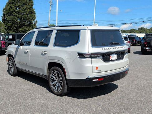 Used 2022 Jeep Grand Wagoneer Series III AWD/4WD image 5