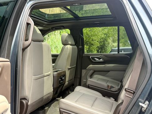 Used 2021 Chevrolet Tahoe LT w/ LT Signature Package AWD/4WD image 19