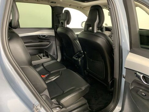 Used 2022 Volvo XC90 T5 Momentum w/ Advanced Package image 39