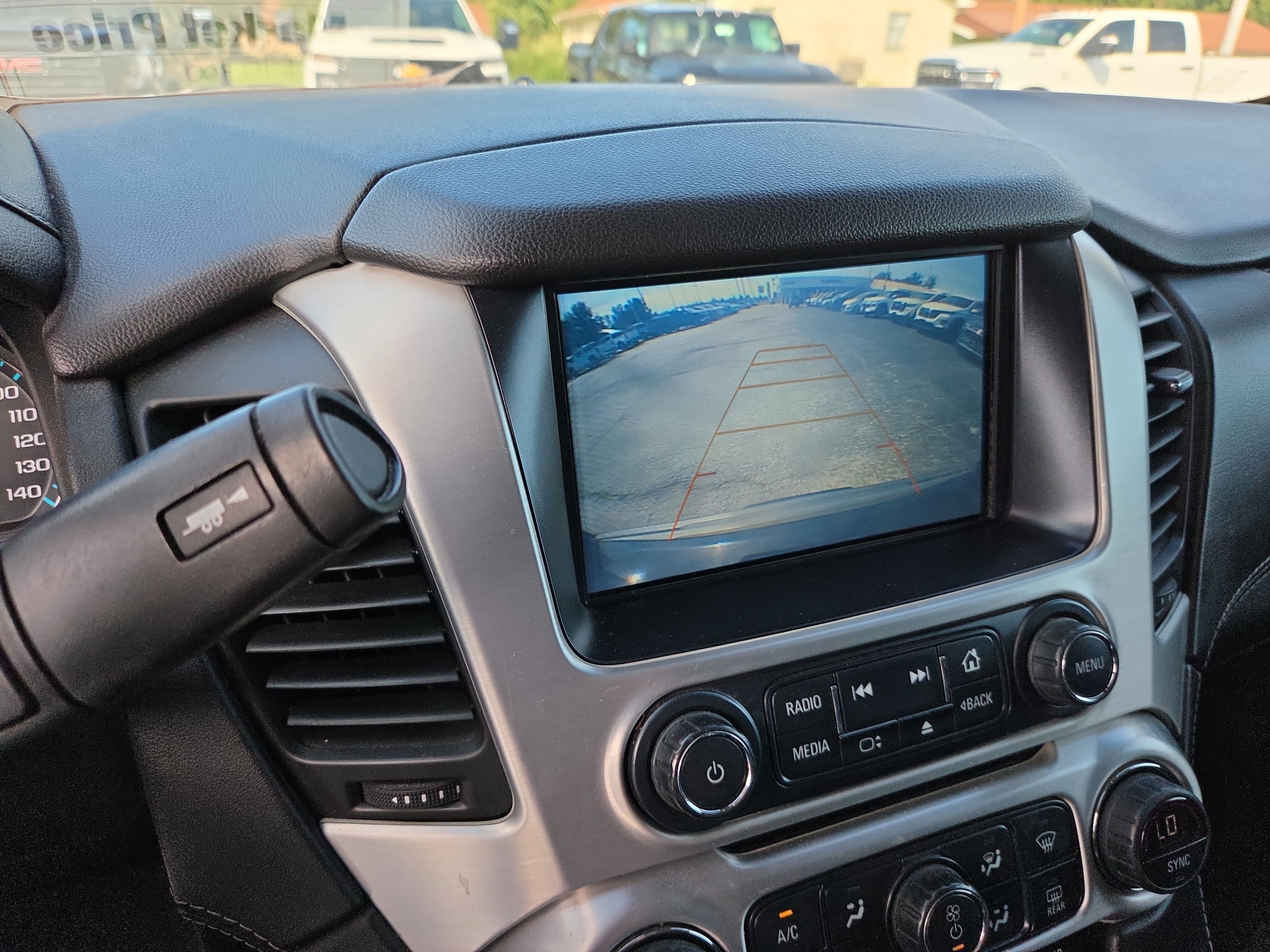 Used 2018 GMC Yukon SLE w/ SLE Value Package AWD/4WD image 10