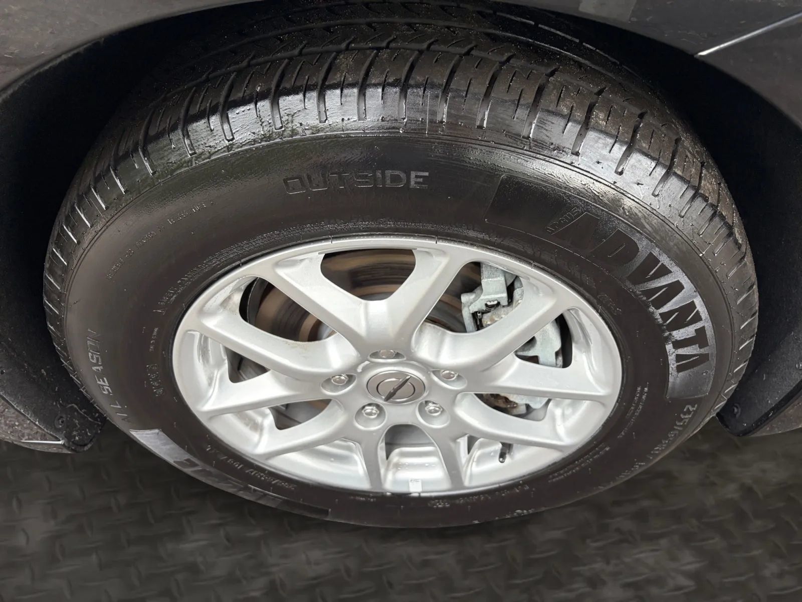 Used 2023 Chrysler Pacifica Touring-L FWD image 39