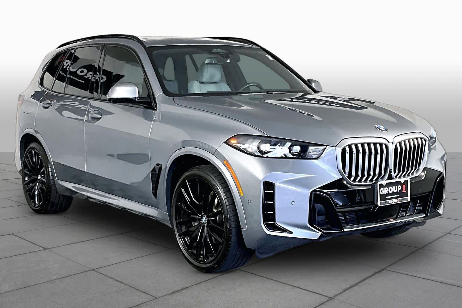 Used 2024 BMW X5 xDrive40i w/ M Sport Package AWD/4WD image 3