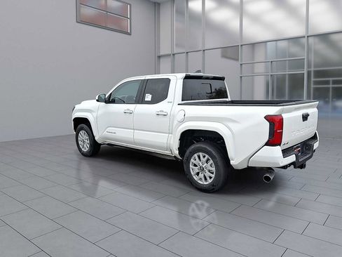New 2026 Toyota Tacoma SR5 AWD/4WD image 9