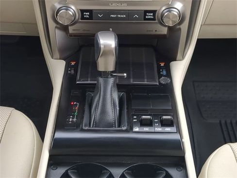 Used 2021 Lexus GX 460 Premium image 18