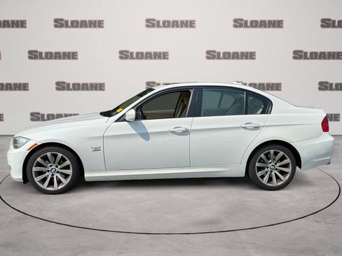 Used 2009 BMW 328i xDrive Sedan AWD/4WD image 2