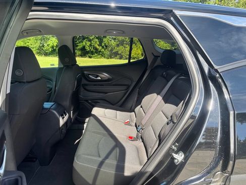 Used 2024 GMC Terrain SLE FWD image 16