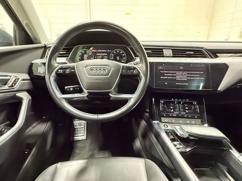 Used 2021 Audi e-tron Premium w/ Convenience Plus Package image 36