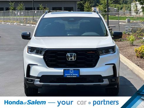 New 2025 Honda Pilot TrailSport image 10