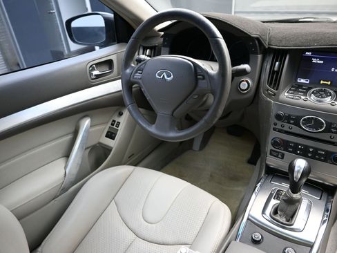 Used 2010 INFINITI G37 Journey w/ Premium Pkg image 25