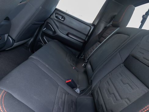 Used 2025 Nissan Frontier PRO-4X image 13