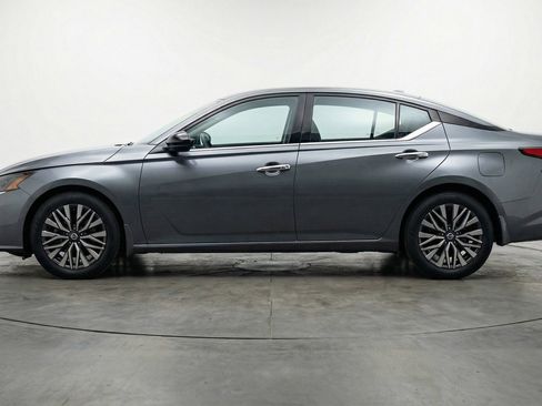 Used 2025 Nissan Altima 2.5 SV image 5