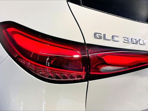 New 2027 Mercedes-Benz GLC 300 4MATIC image 5