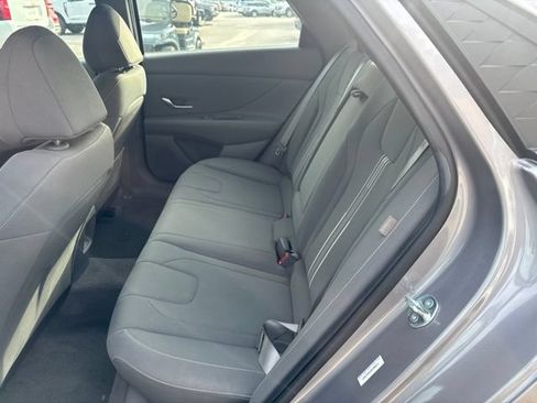 Used 2025 Hyundai Elantra SEL FWD image 10