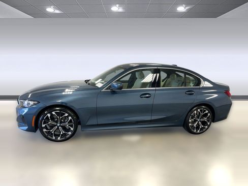 Used 2026 BMW 330i Sedan w/ Convenience Package RWD image 2