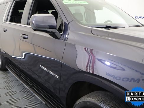 Used 2025 Chevrolet Suburban LT image 4