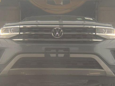 Used 2022 Volkswagen Atlas SE w/ Panoramic Sunroof Package image 3