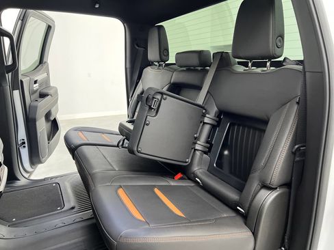 Used 2025 GMC Sierra 1500 AT4 AWD/4WD image 18