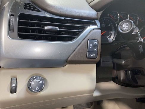 Used 2019 Chevrolet Tahoe LT RWD image 24