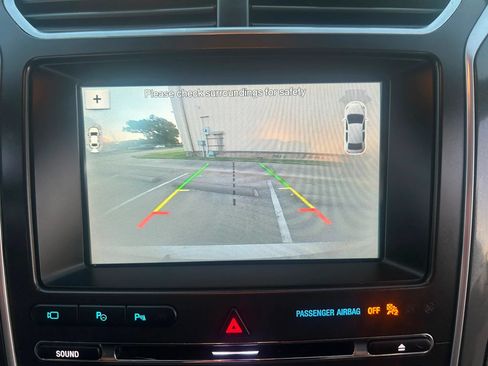 Used 2017 Ford Explorer Limited w/ Equipment Group 301A FWD image 26