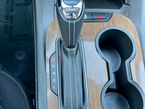 Used 2019 GMC Acadia SLE FWD image 24