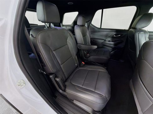 Used 2023 Chevrolet Traverse LT image 27