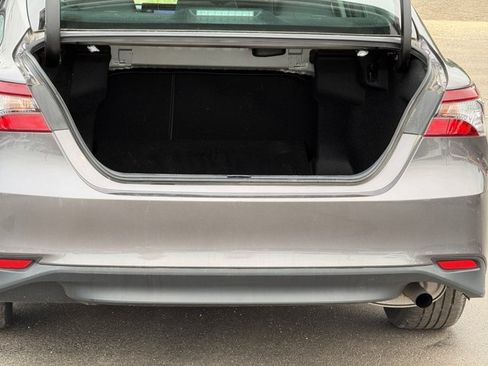 Used 2021 Toyota Camry LE AWD/4WD image 28