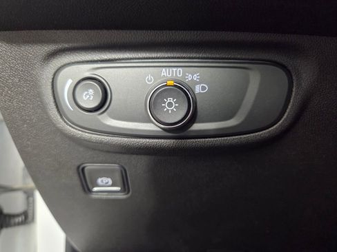 Used 2022 GMC Terrain SLE w/ Driver Convenience Package FWD image 19