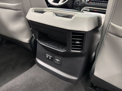 Used 2025 Toyota Tundra Limited image 49