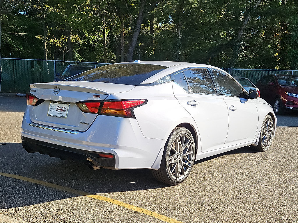 Certified 2023 Nissan Altima 2.0 SR FWD image 8
