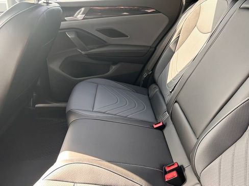 New 2026 Volkswagen Tiguan SE R-Line FWD image 20