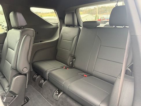 Used 2026 Chevrolet Traverse LT AWD/4WD image 34