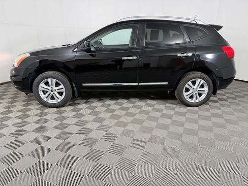 Used 2012 Nissan Rogue SV AWD/4WD image 2