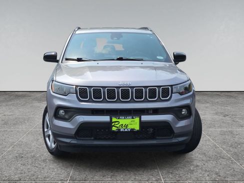 Used 2023 Jeep Compass Latitude w/ Convenience Group AWD/4WD image 2