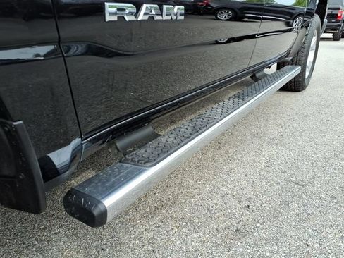 Used 2019 RAM 1500 Big Horn AWD/4WD image 9