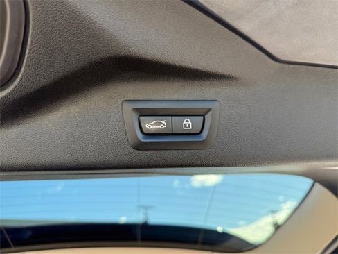 Used 2022 BMW X7 xDrive40i w/ Premium Package image 10