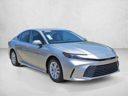 Used 2025 Toyota Camry LE FWD image 3
