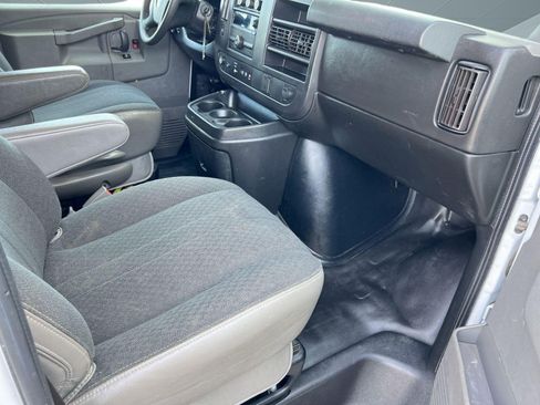 Certified 2021 GMC Savana 2500 w/ Driver Convenience Package image 29