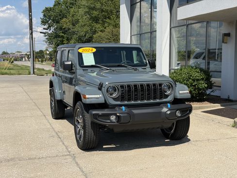 Used 2024 Jeep Wrangler Unlimited w/ LED Headlamp & Fog Lamp Group AWD/4WD image 21