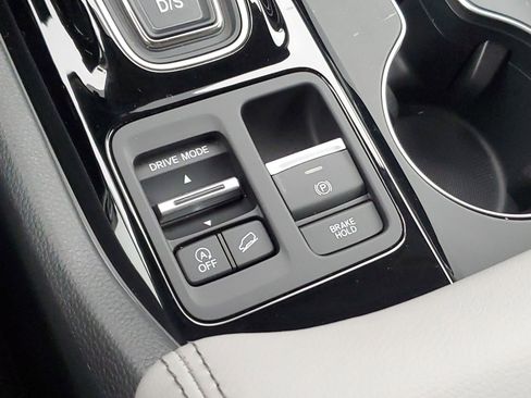 Used 2025 Honda Pilot EX-L image 33