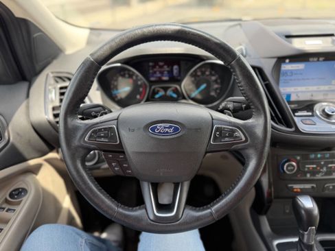 Used 2017 Ford Escape Titanium image 17