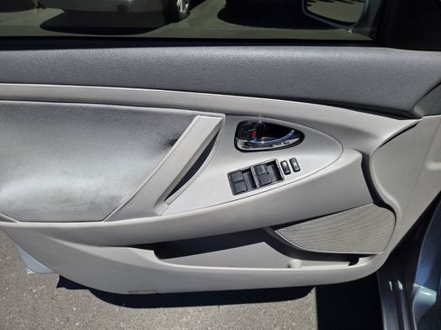 Used 2009 Toyota Camry LE FWD image 8