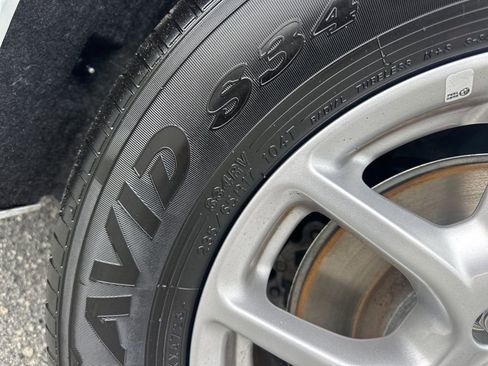 Used 2024 Chrysler Pacifica Touring-L image 31