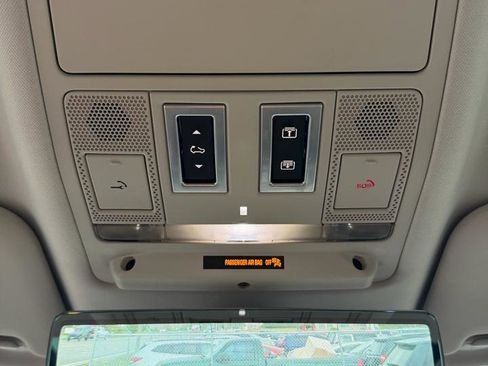 Used 2020 Land Rover Defender 110 HSE AWD/4WD image 36