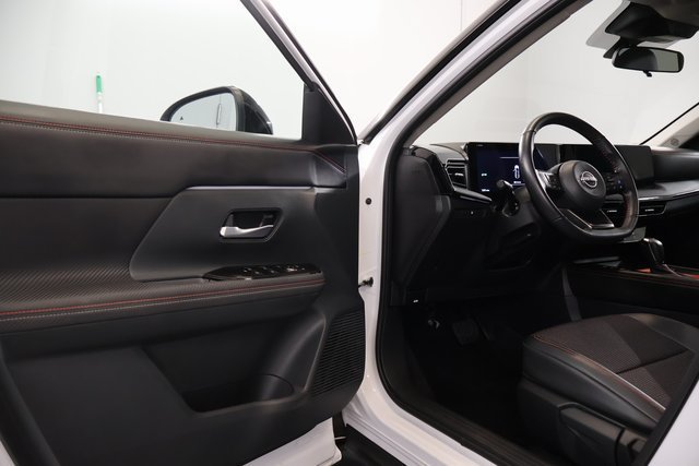 Certified 2025 Nissan Kicks SR AWD/4WD image 8