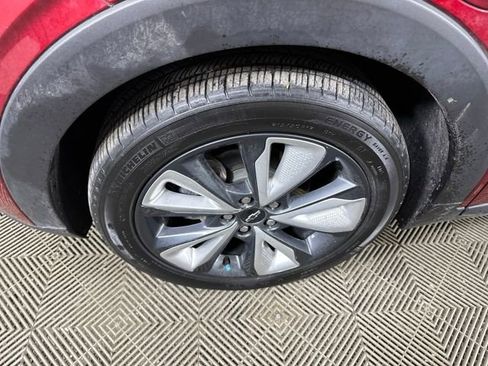 Used 2022 Chevrolet Bolt EUV LT w/ Convenience Package image 10