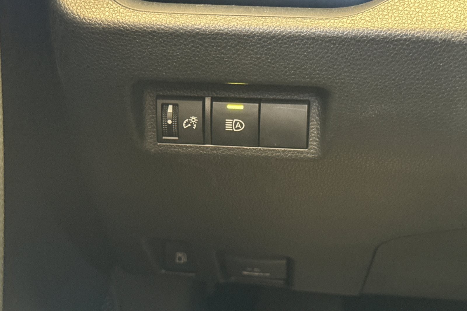 Certified 2024 Toyota RAV4 SE AWD/4WD image 33