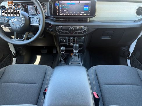 Used 2025 Jeep Wrangler Unlimited Sport AWD/4WD image 10