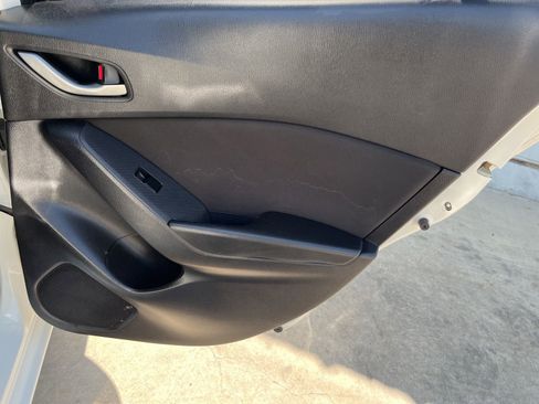 Used 2016 MAZDA MAZDA3 i Sport w/ Preferred Equipment Package FWD image 13