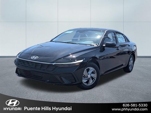 New 2026 Hyundai Elantra SE FWD image 1